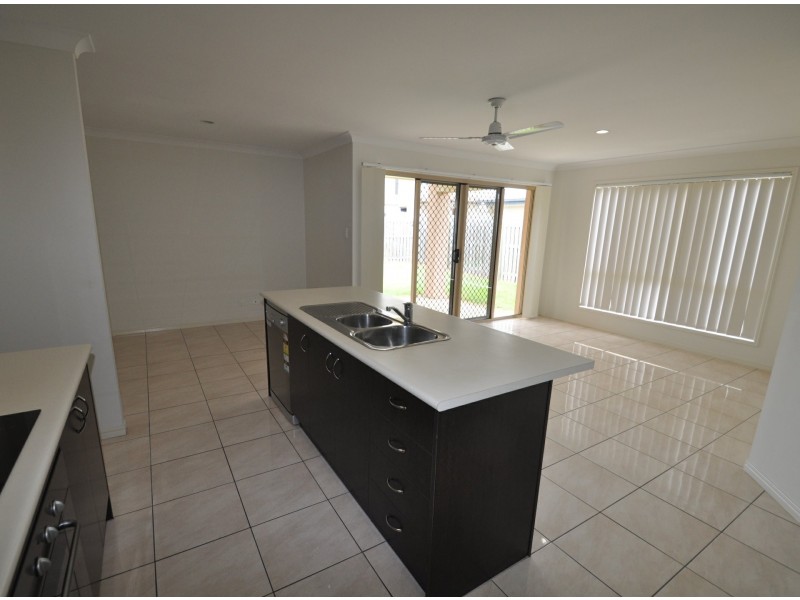 11 Treetop Place, Manly West QLD 4179