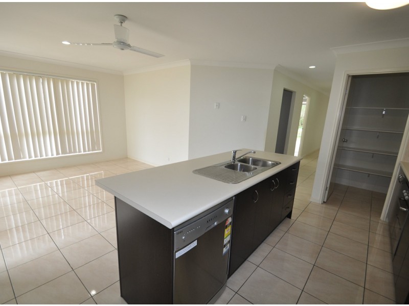 11 Treetop Place, Manly West QLD 4179
