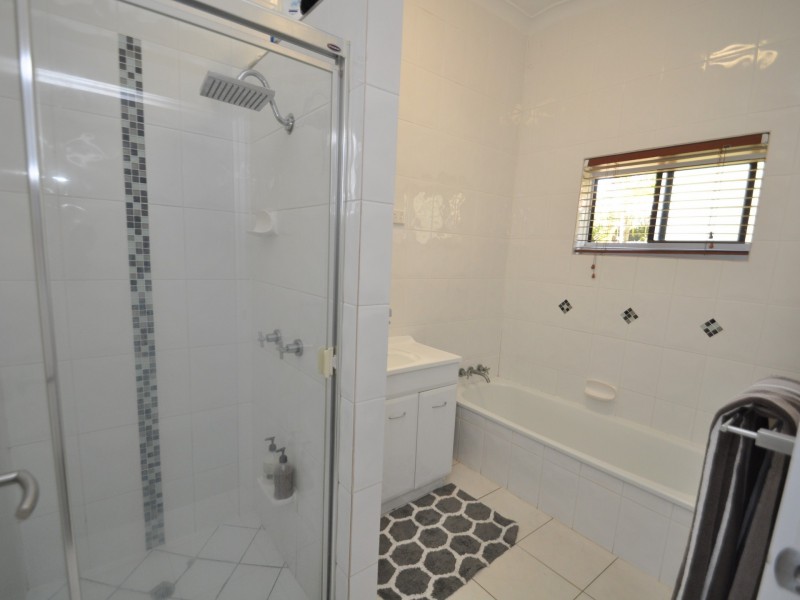 14 Coolcrest Cres, Wynnum QLD 4178
