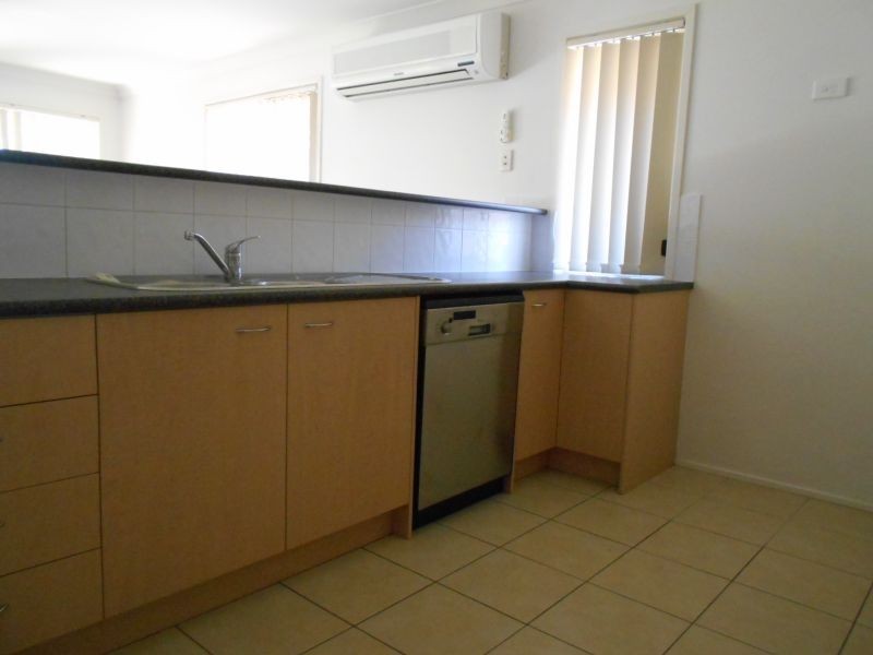 15 Curve Avenue, Wynnum QLD 4178