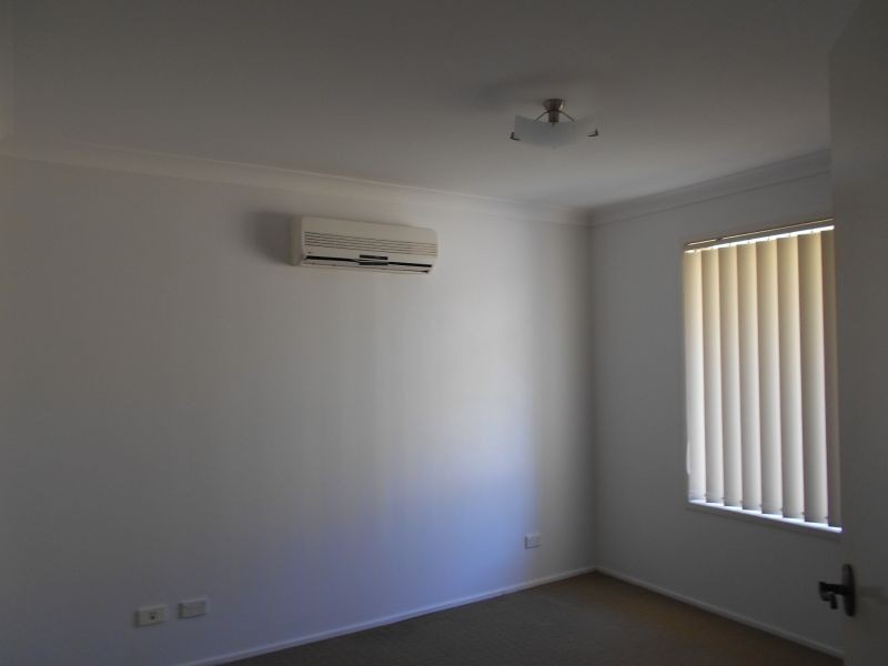 15 Curve Avenue, Wynnum QLD 4178