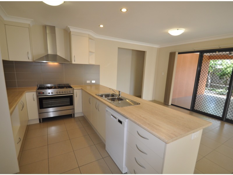 4 Begonia Court, Wynnum West QLD 4178