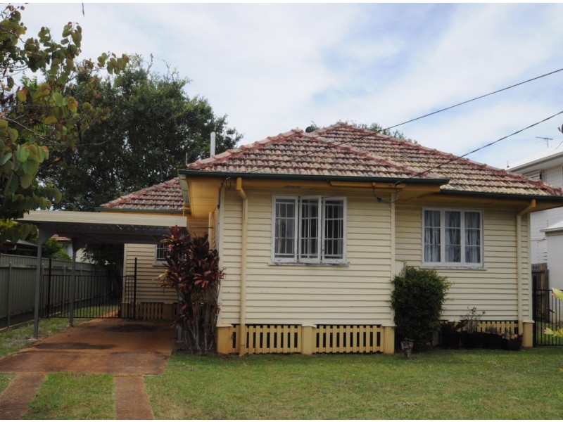 19 Berrimilla Street, Manly West QLD 4179
