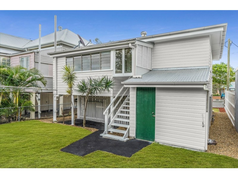 74 Clara Street, Wynnum QLD 4178