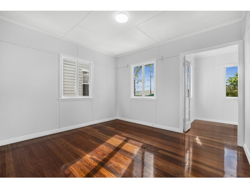 74 Clara Street, Wynnum QLD 4178