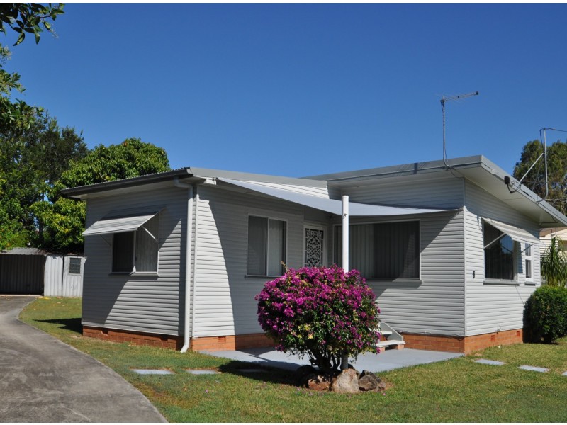 6 Malabar Street, Wynnum West QLD 4178
