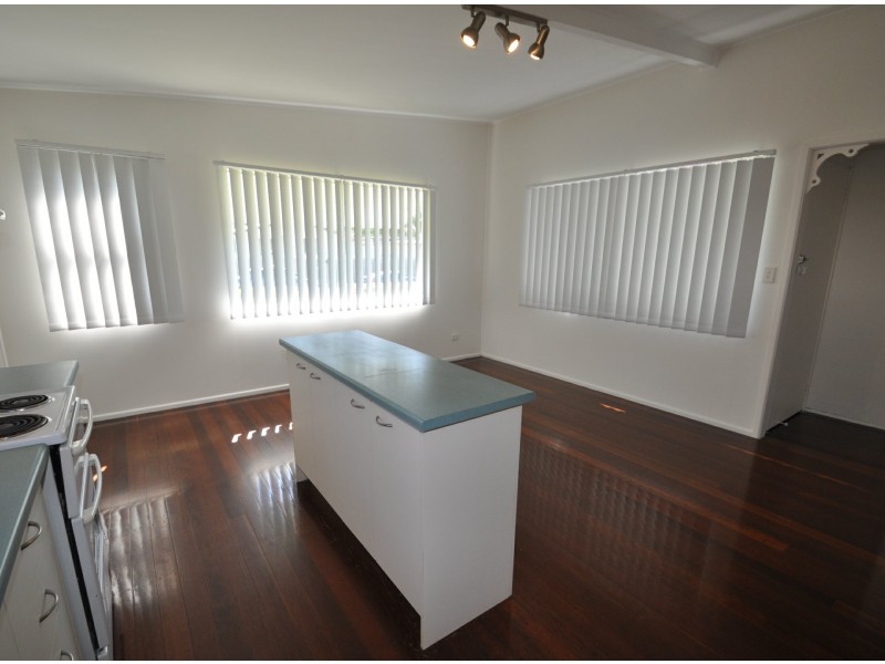 6 Malabar Street, Wynnum West QLD 4178