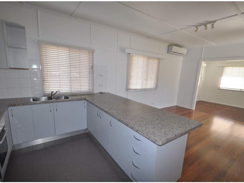 84 West Avenue, Wynnum QLD 4178