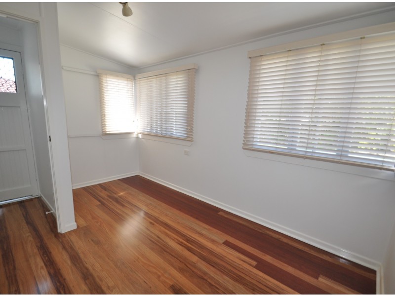 84 West Avenue, Wynnum QLD 4178