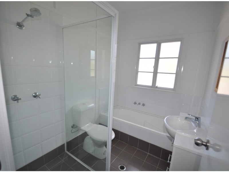 84 West Avenue, Wynnum QLD 4178