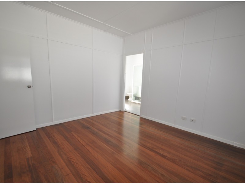 84 West Avenue, Wynnum QLD 4178