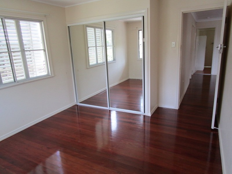 81 Haylock Street, Wynnum QLD 4178