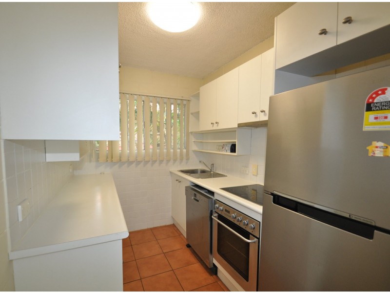 2/9 St Catherines Tce, Wynnum QLD 4178