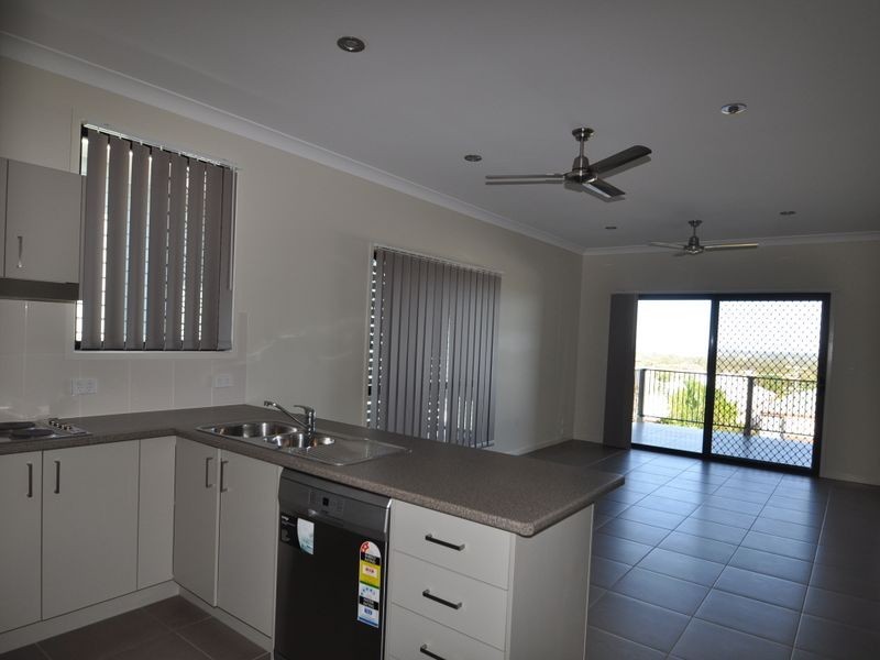 2/58 Manly Road, Manly West QLD 4179