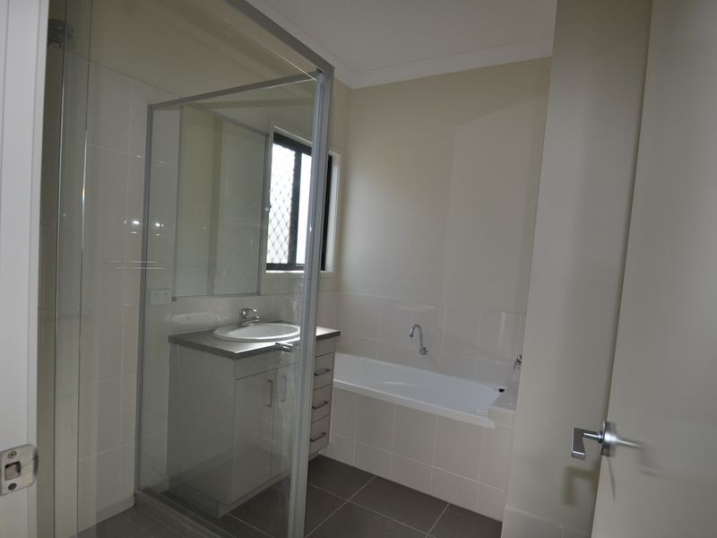2/58 Manly Road, Manly West QLD 4179