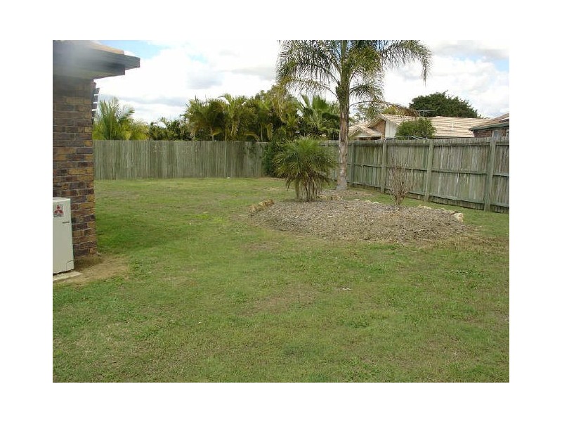 8 Jitra Place, Tanah Merah QLD 4128