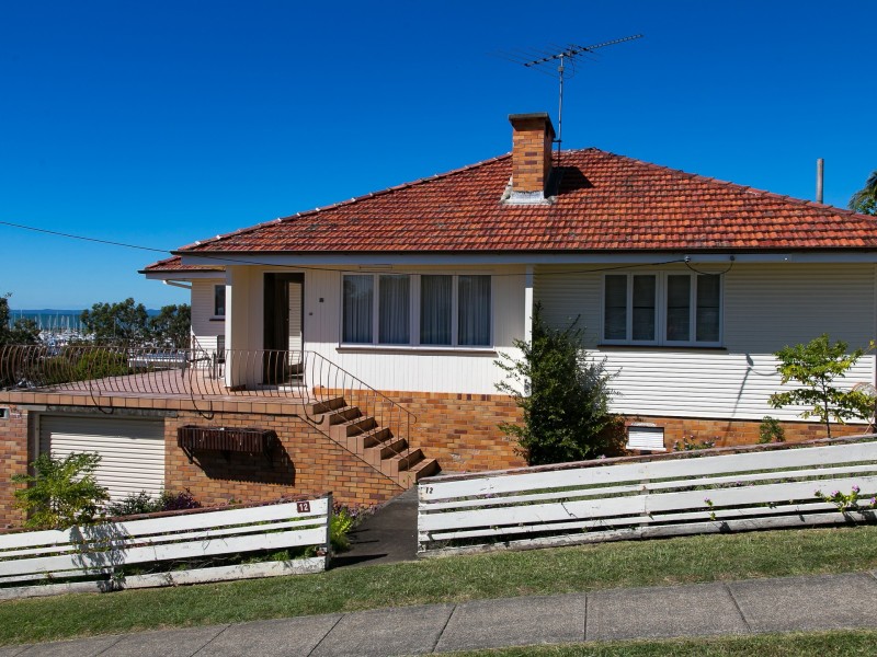 12 Kooralgin Street, Manly QLD 4179