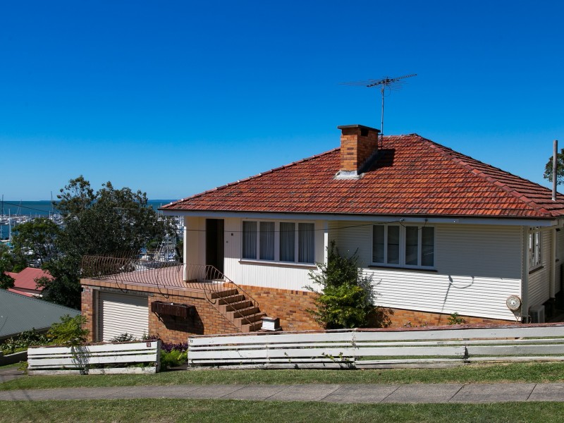 12 Kooralgin Street, Manly QLD 4179