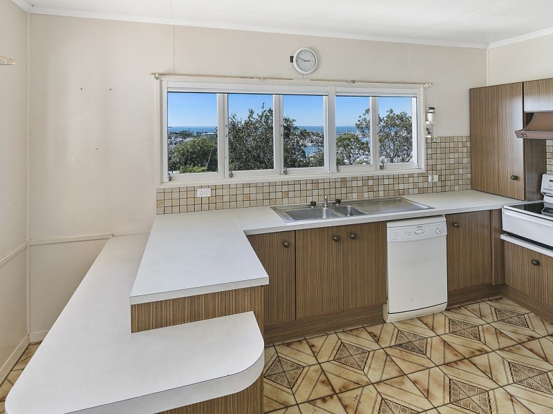 12 Kooralgin Street, Manly QLD 4179