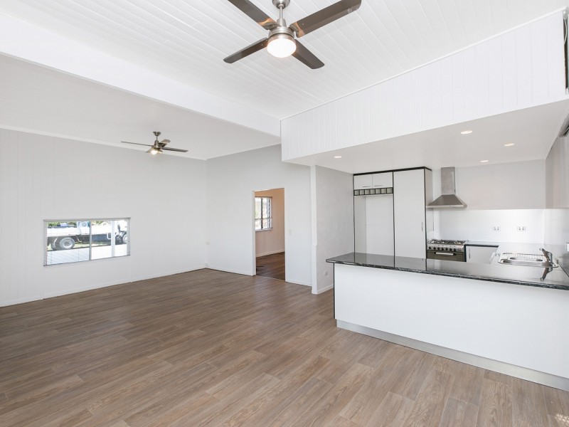 737 Esplanade, Lota QLD 4179