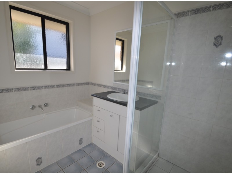 54 Samantha Street, Wynnum West QLD 4178