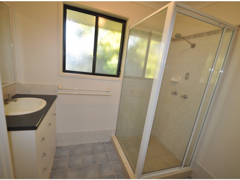 54 Samantha Street, Wynnum West QLD 4178