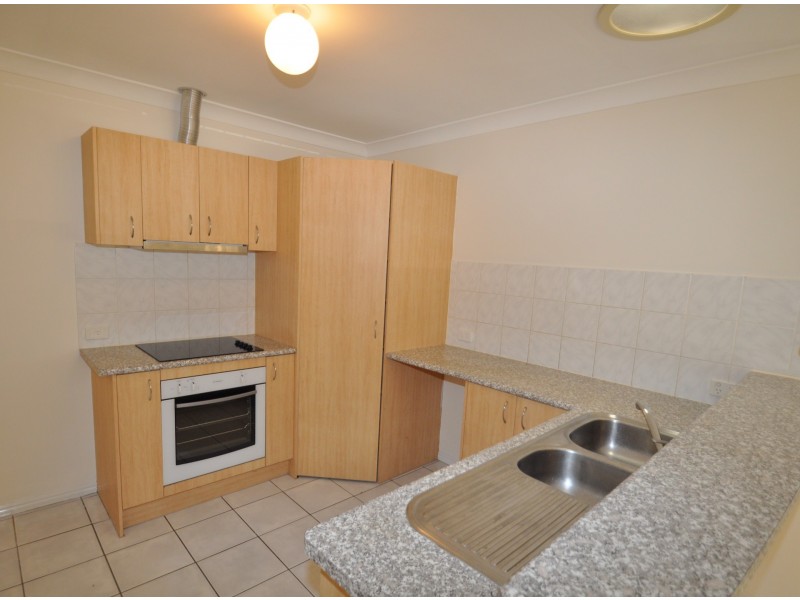 38 Poinciana St, Wynnum West QLD 4178