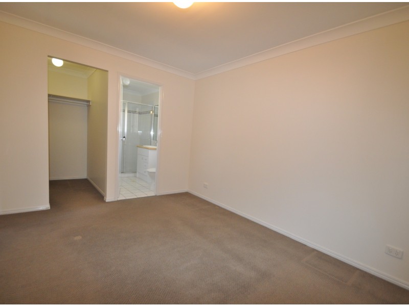 38 Poinciana St, Wynnum West QLD 4178