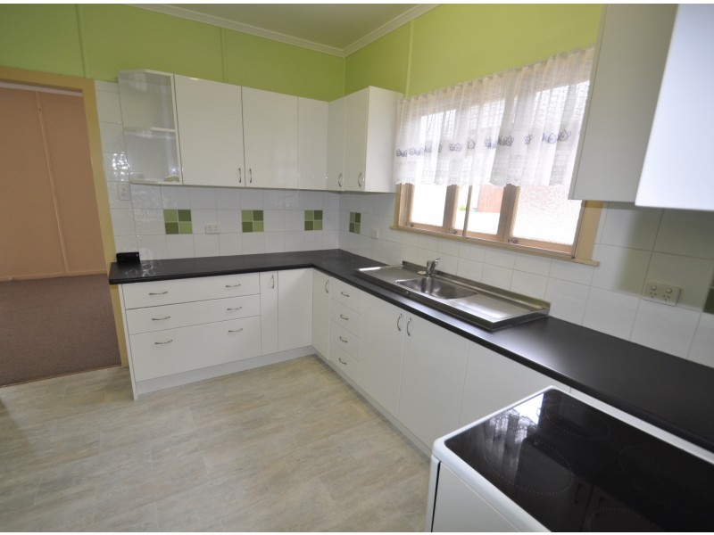 154 Stradbroke Ave, Wynnum QLD 4178