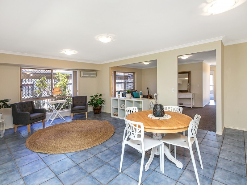 64 New Lindum Road, Wynnum West QLD 4178