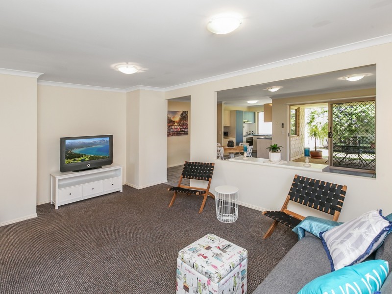 64 New Lindum Road, Wynnum West QLD 4178