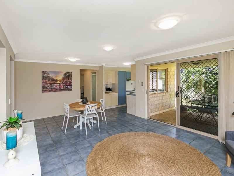 64 New Lindum Road, Wynnum West QLD 4178