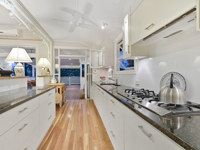6 Melville Terrace, Wynnum QLD 4178