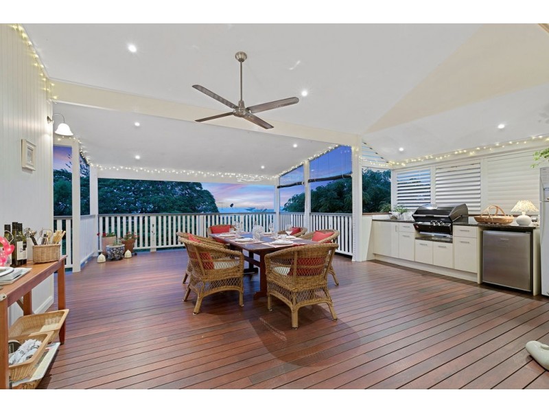 6 Melville Terrace, Wynnum QLD 4178