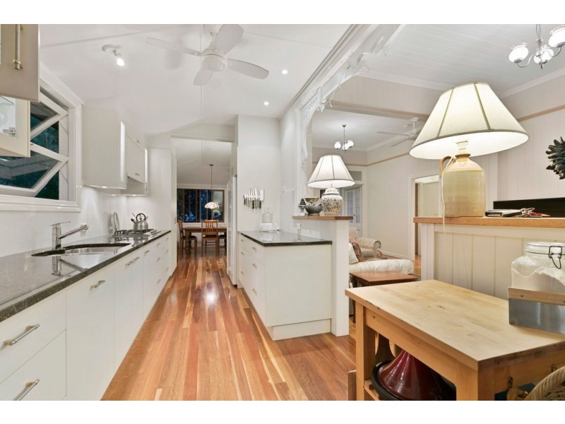 6 Melville Terrace, Wynnum QLD 4178