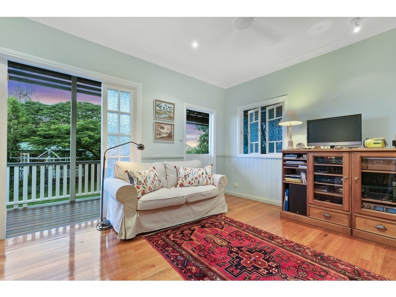 6 Melville Terrace, Wynnum QLD 4178
