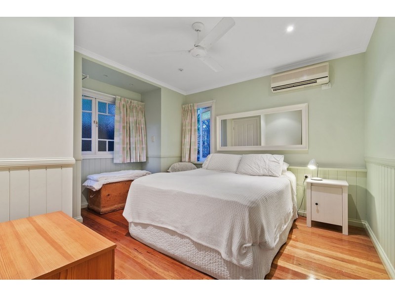 6 Melville Terrace, Wynnum QLD 4178