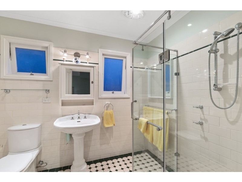 6 Melville Terrace, Wynnum QLD 4178