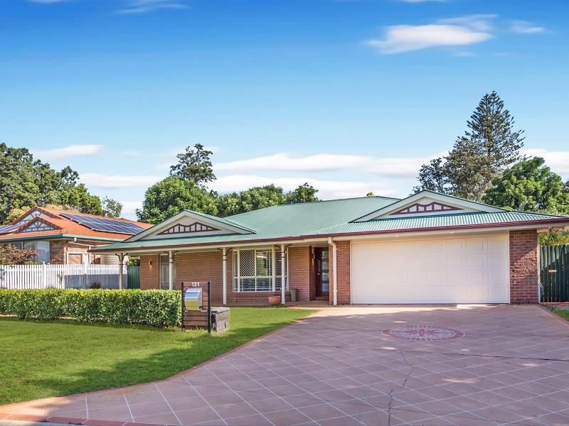 121 Talwong Street, Manly West QLD 4179