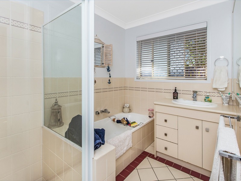 121 Talwong Street, Manly West QLD 4179