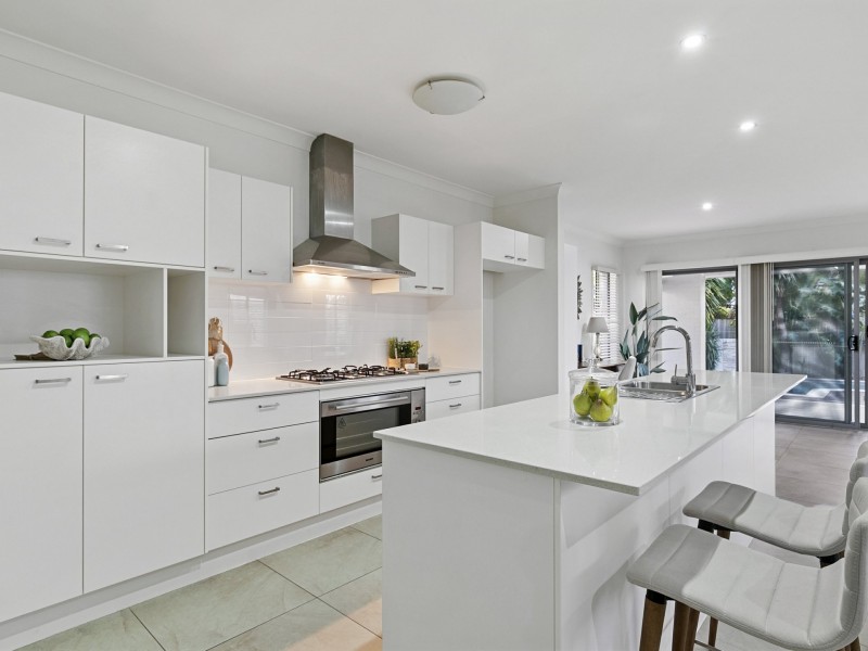 21 Cedar Street, Wynnum QLD 4178