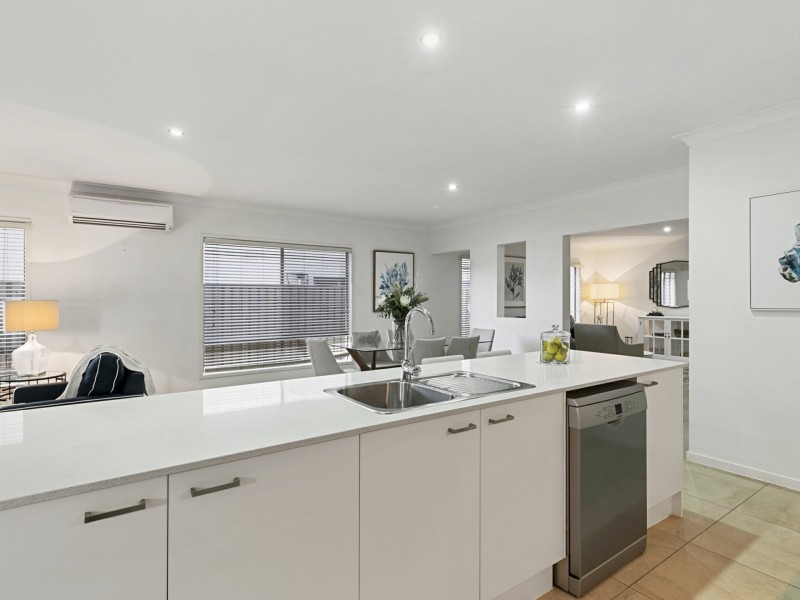 21 Cedar Street, Wynnum QLD 4178