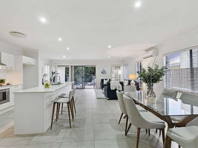 21 Cedar Street, Wynnum QLD 4178