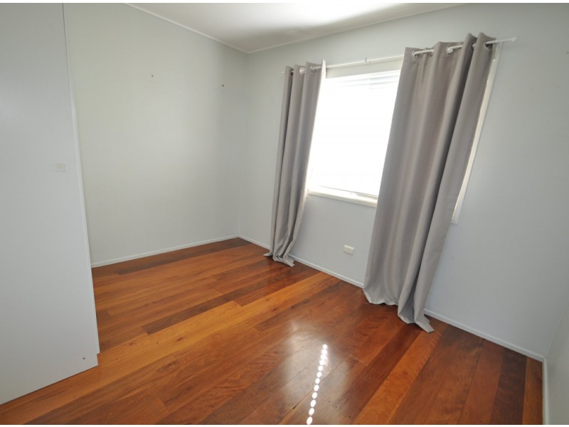 37 Haig Street, Wynnum West QLD 4178