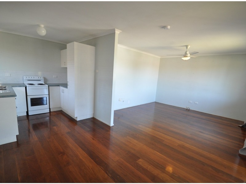 37 Haig Street, Wynnum West QLD 4178