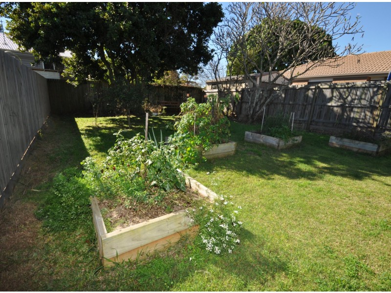 37 Haig Street, Wynnum West QLD 4178
