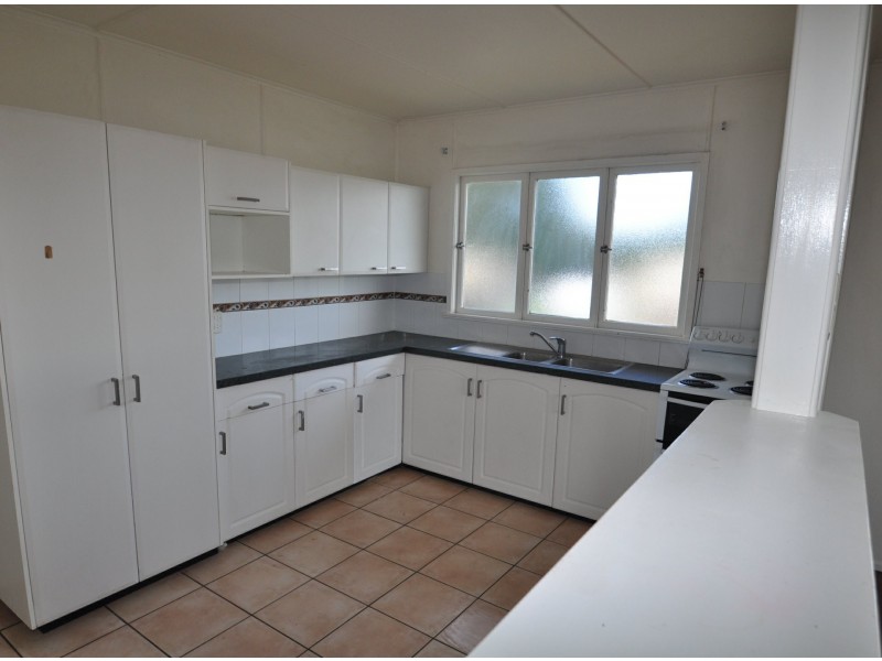 111 Worthing Street, Wynnum QLD 4178