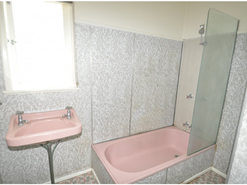 111 Worthing Street, Wynnum QLD 4178