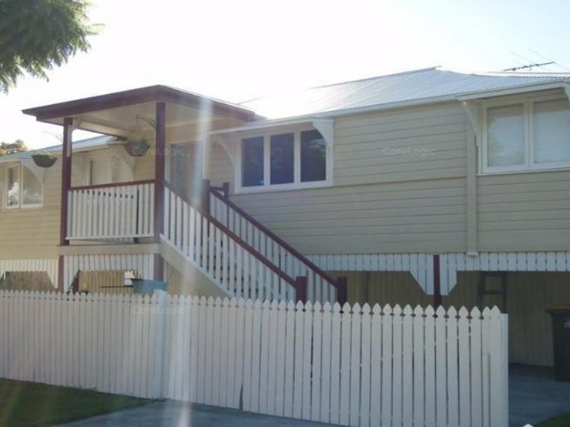 11 Pansy Street, Wynnum QLD 4178