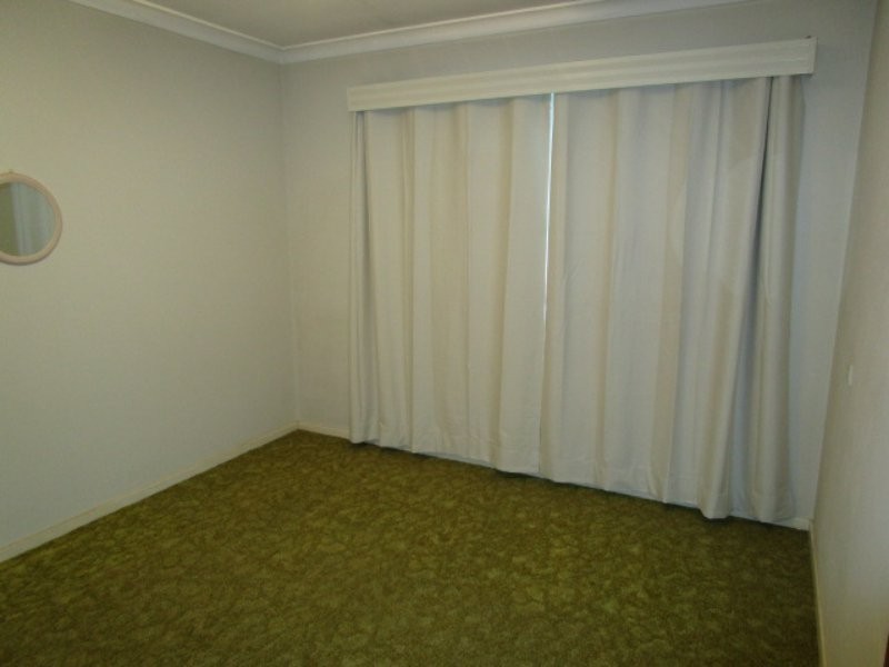 8 Coolcrest St, Wynnum QLD 4178